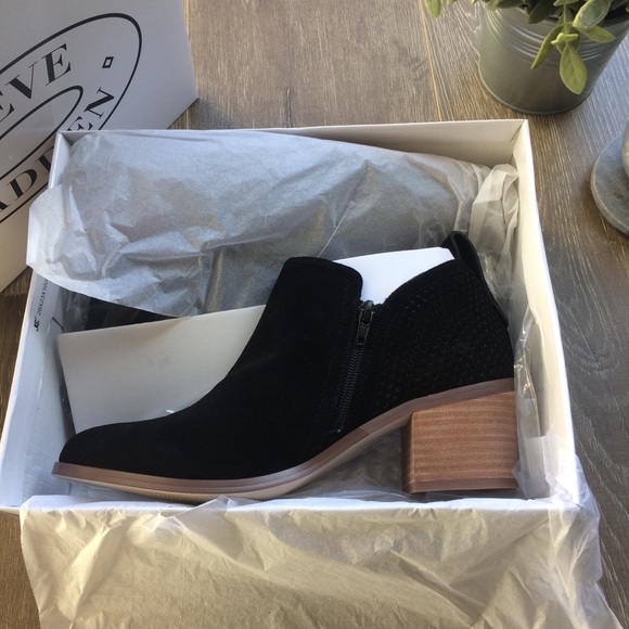 NWT Steve Madden Suede Bootie - Picture 5 of 5